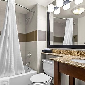 King Room Tub Disability Access or Non Smoking